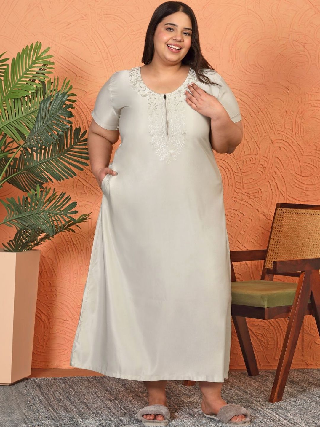 KLOTTHE Soft Feel Plus Size Round Neck Maxi Nightdress-picture-25