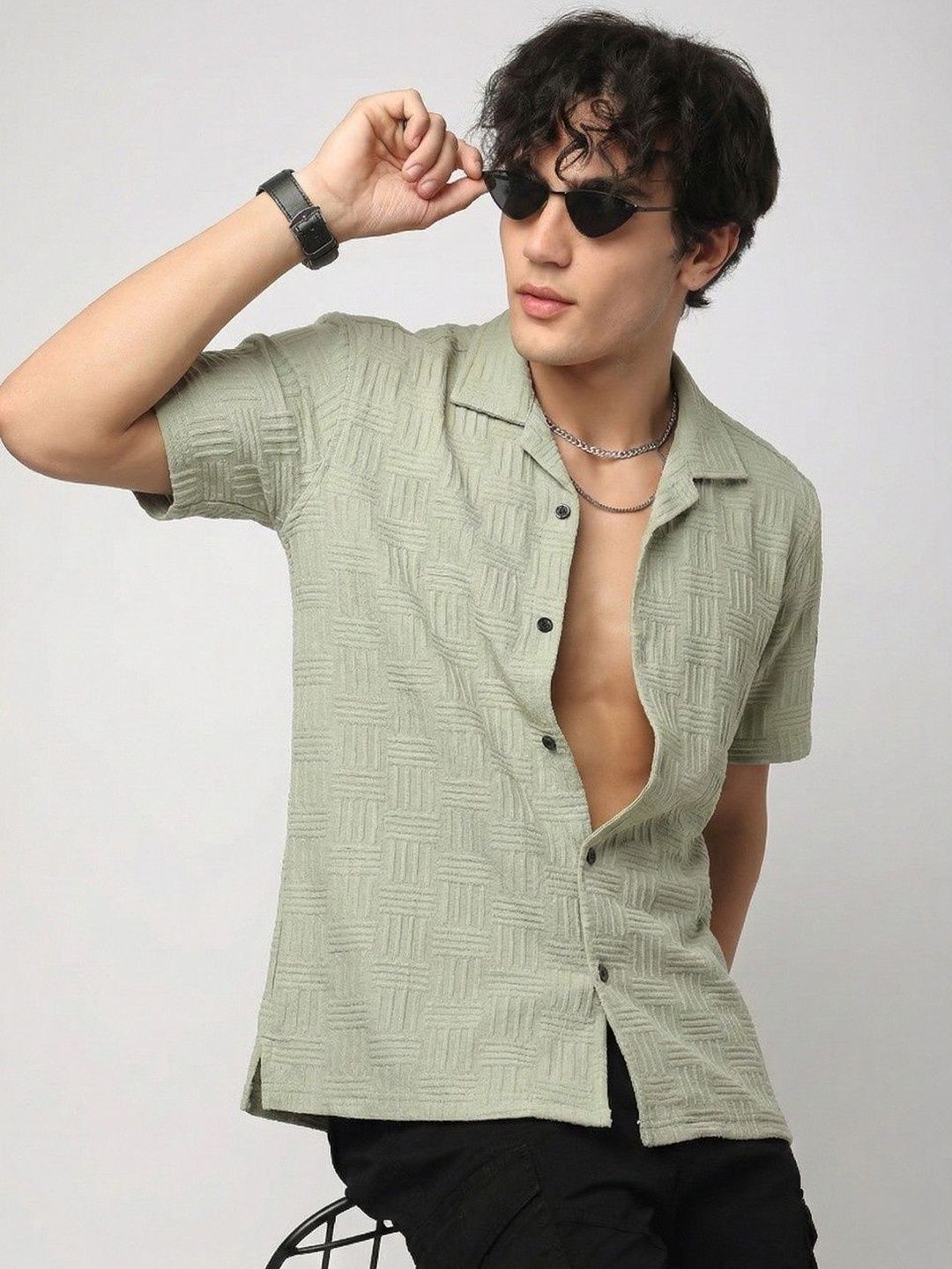 OQUENT Classic Textured Spread Collar Casual Shirt-picture-37
