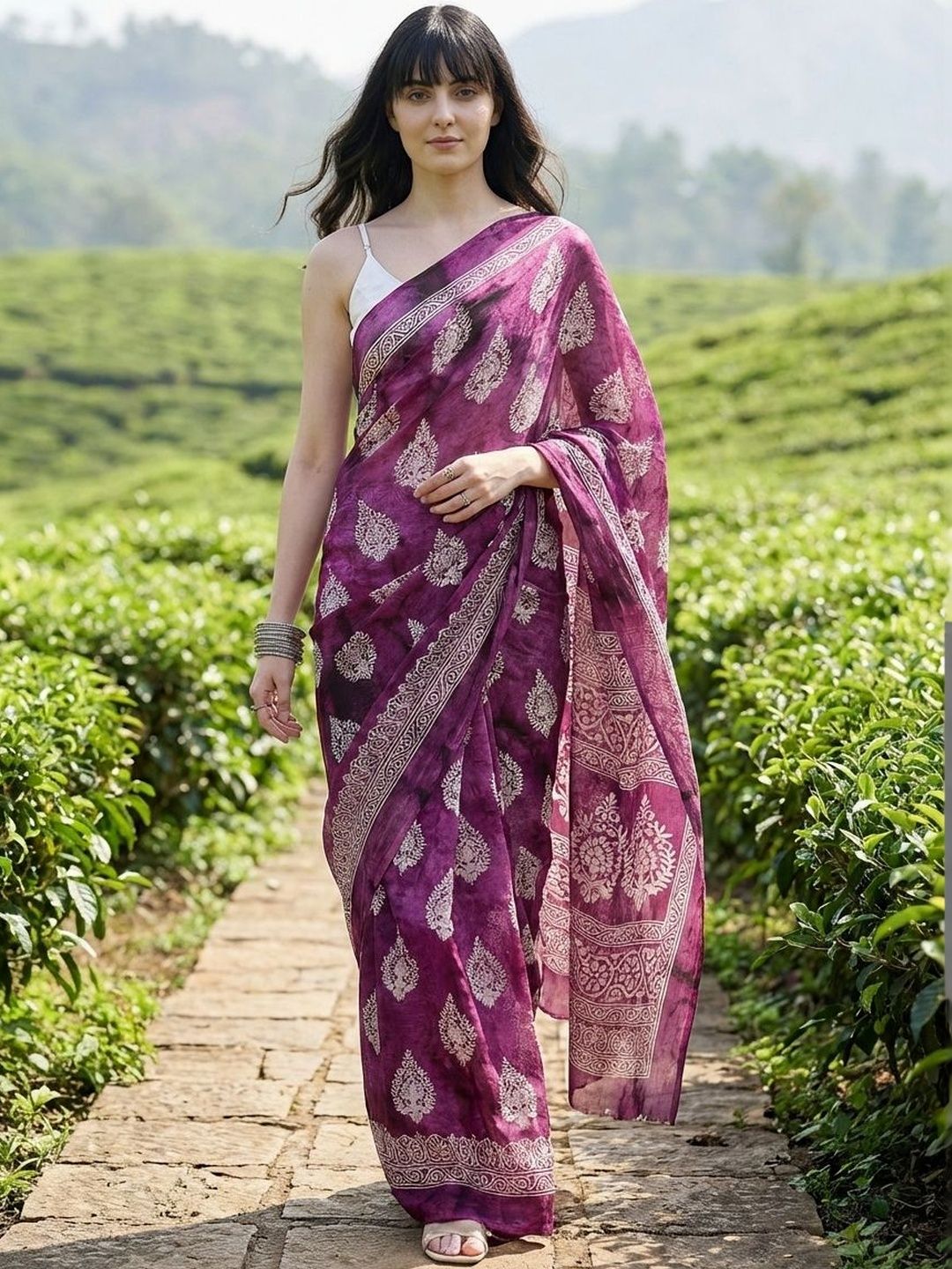 KALINI Women Brown Geometric Print Chiffon Saree-picture-13