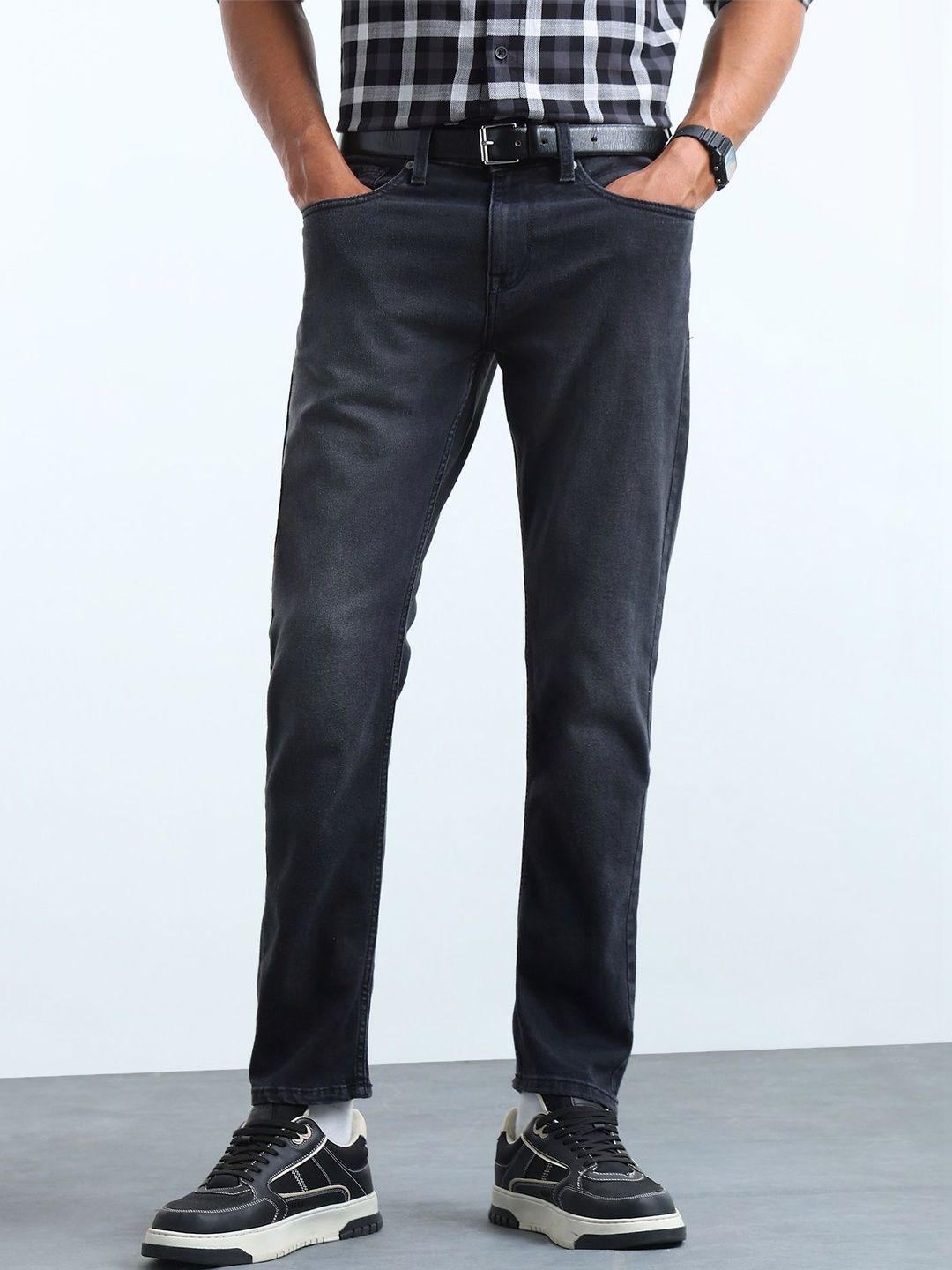 Flying Machine Men Tapered Fit Mid-Rise Light Fade Stretchable Jeans deal from myntra Flying Machine Men Tapered Fit Mid-Rise Light Fade Stretchable Jeans deal from myntra