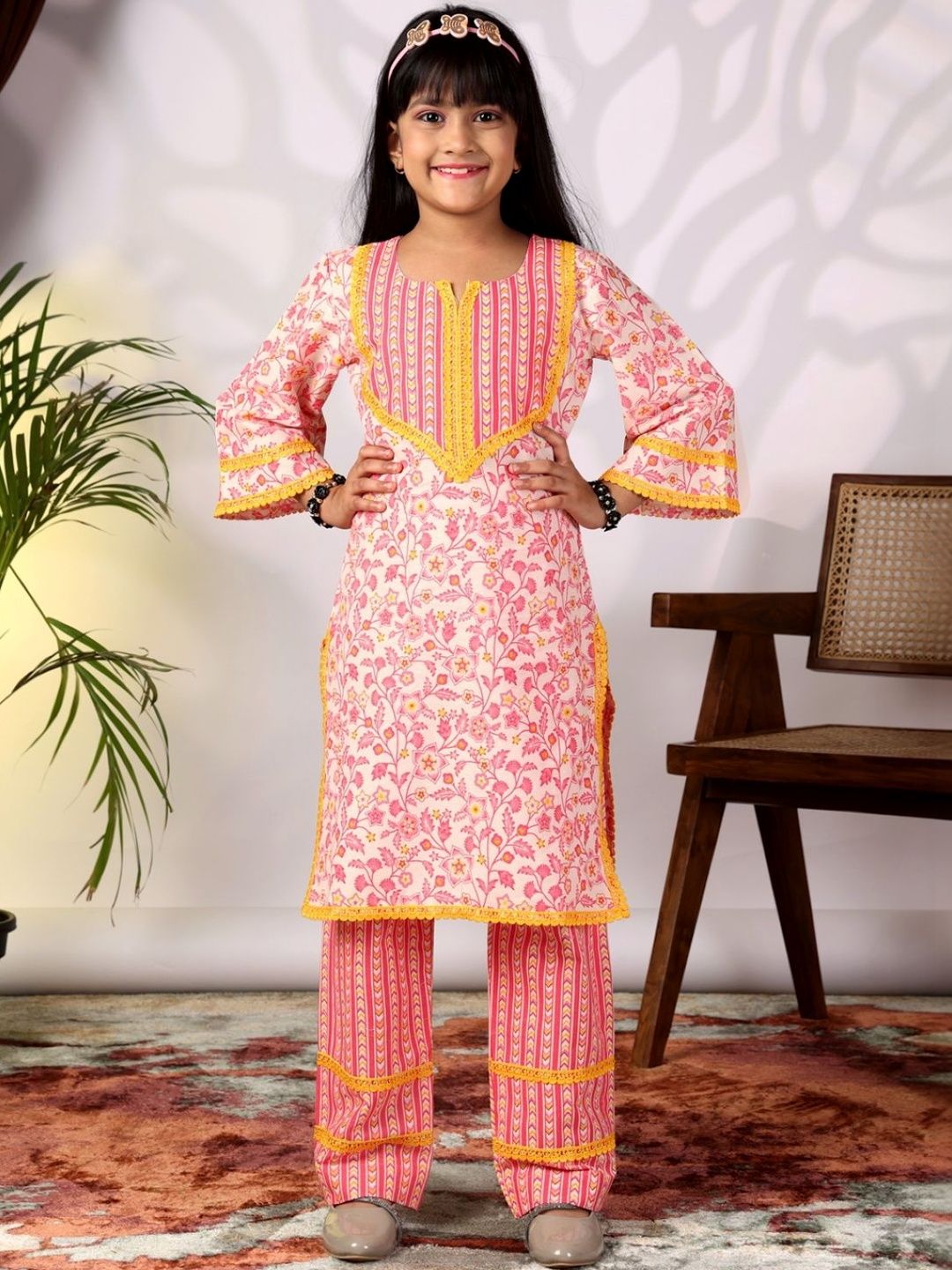 Sangria Girls Printed Pure Cotton Round Neck Kurta & Trousers