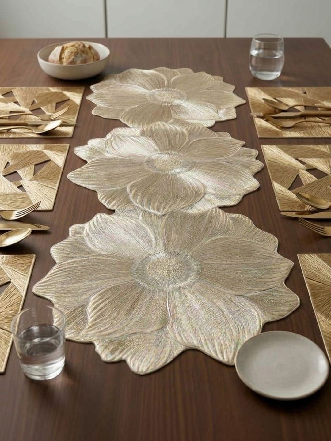 RAINBOW FURNISHINGS Golden 7-Pcs Heat Resistant Table Placements-picture-14