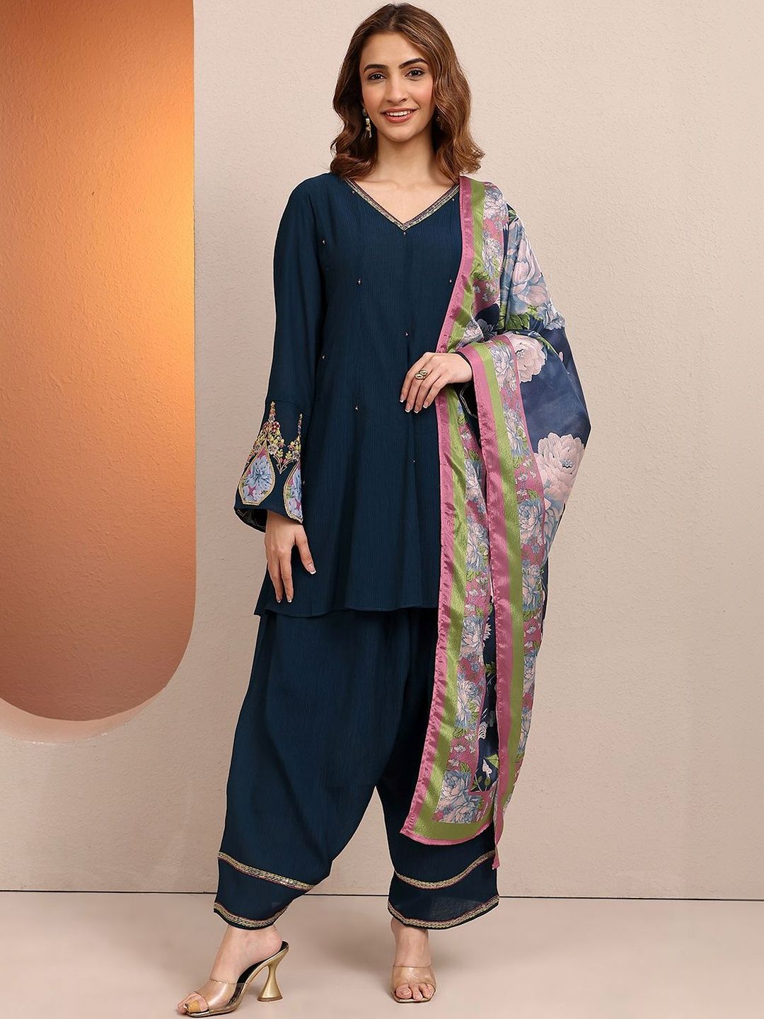 Libas Women Floral Embroidered Regular Thread Work Kurti with Harem Pants & With Dupatta-picture-45