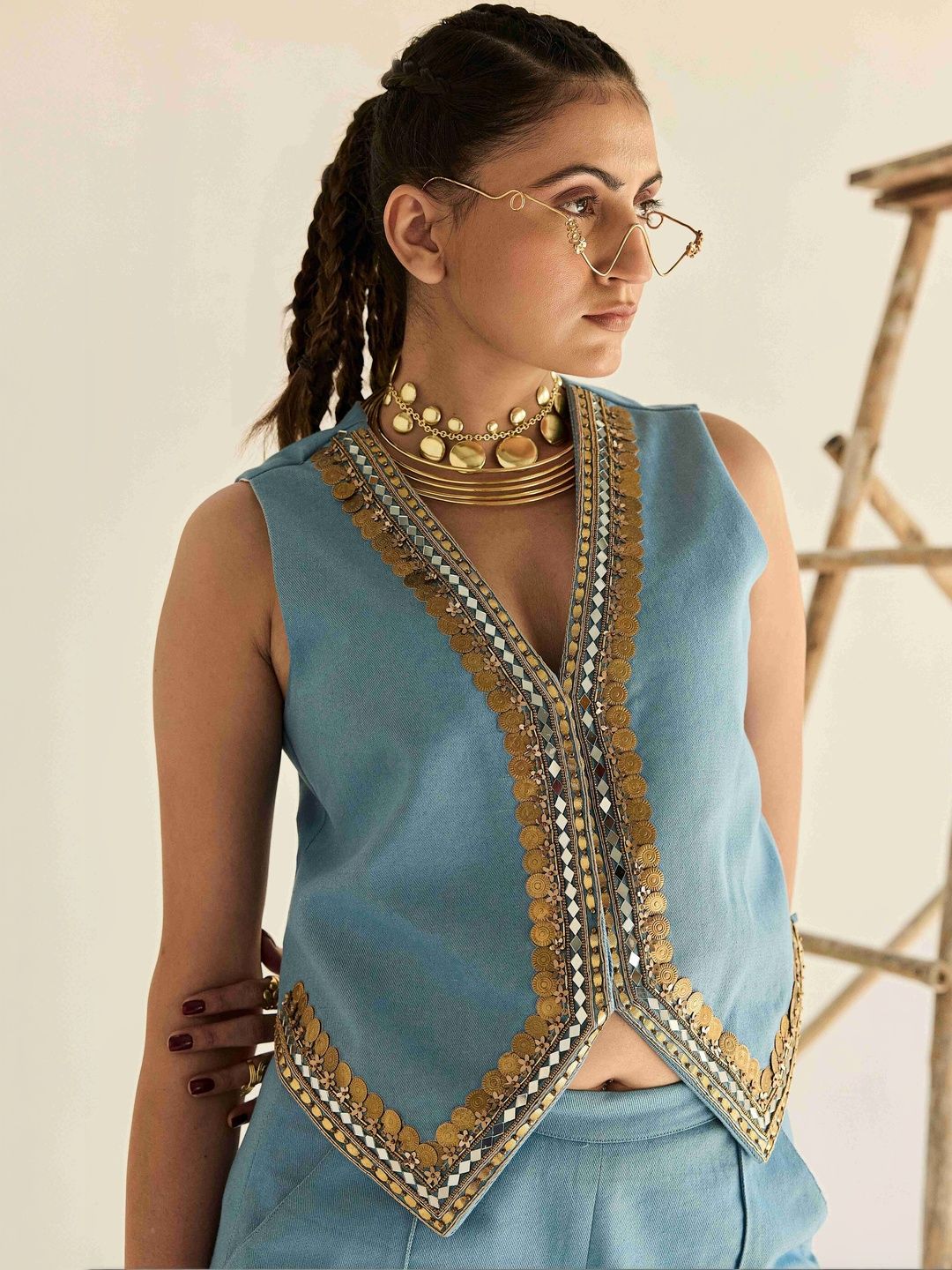 ASHNA VASWANI Embellished V-Neck Waistcoat-picture-16