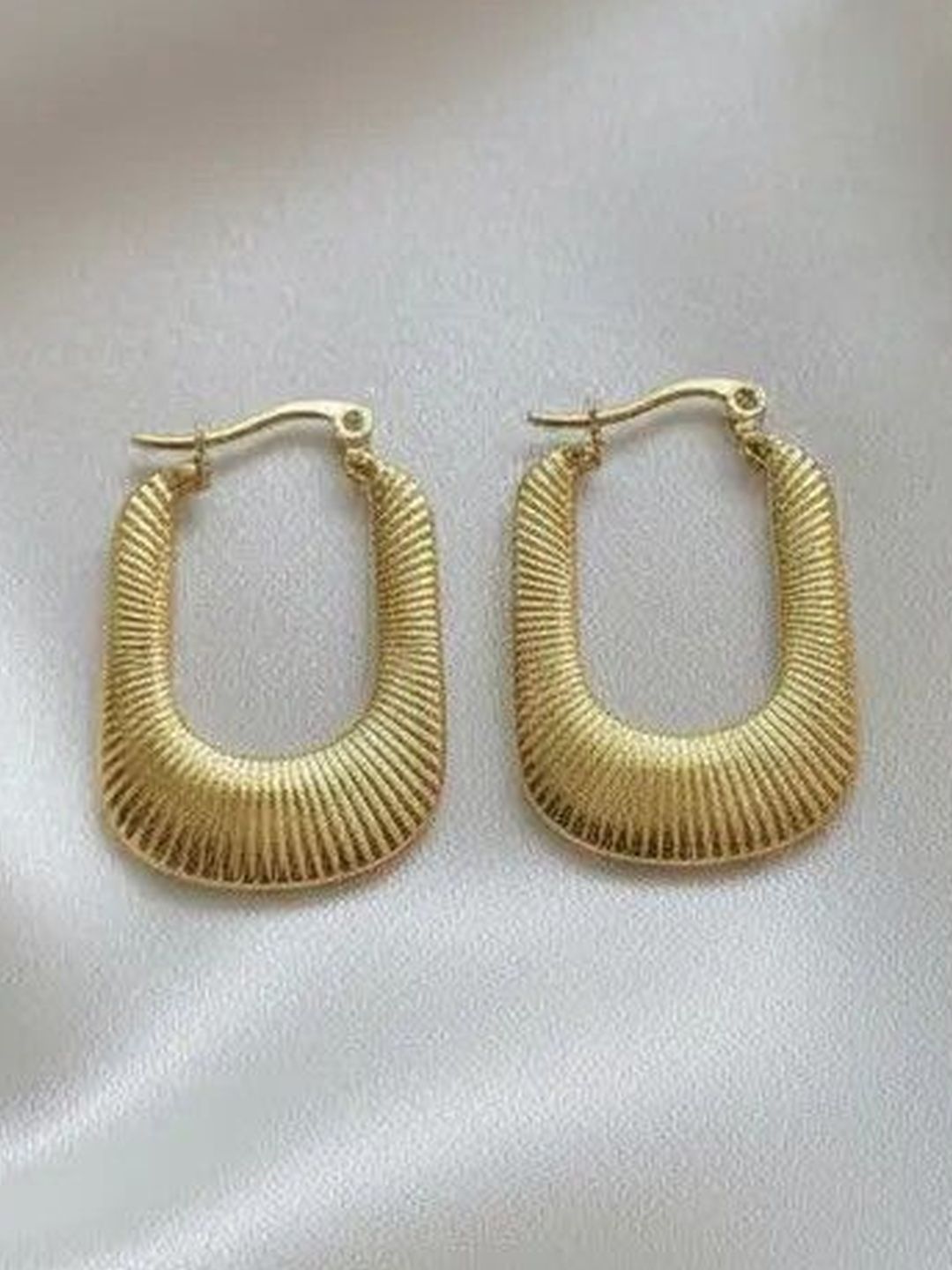 Sparkly You Geometric Hoop Earrings-image-12