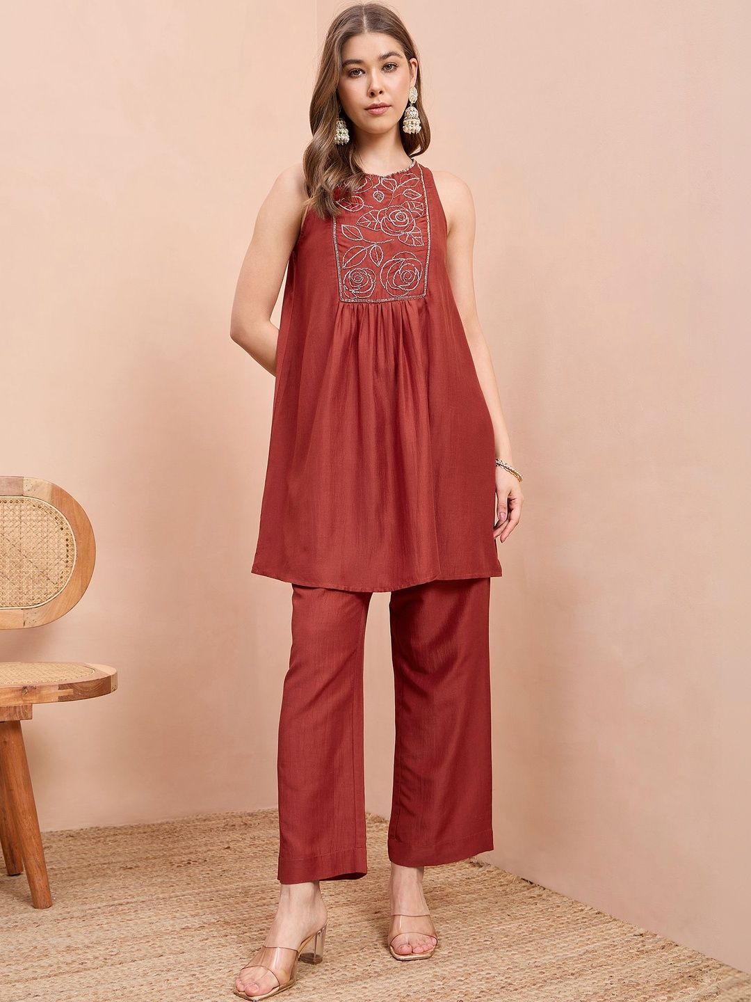 House of Pataudi Embroidered Tunic with Palazzos-picture-39
