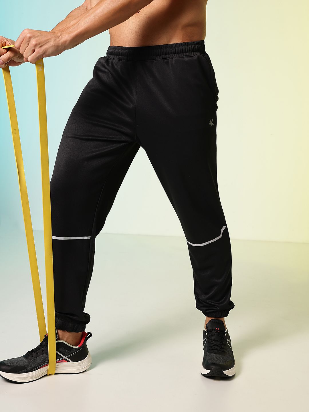 HRX by Hrithik Roshan Men Regular Fit Rapid-Dry Training Joggers-picture-29