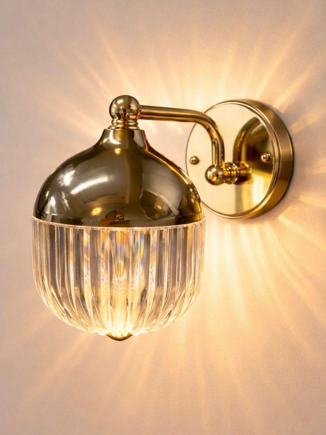 LEGEEN Gold-Toned & Gold-Toned Textured Metal Contemporary Abstract Shaped Shaped Wall Lamp-picture-1