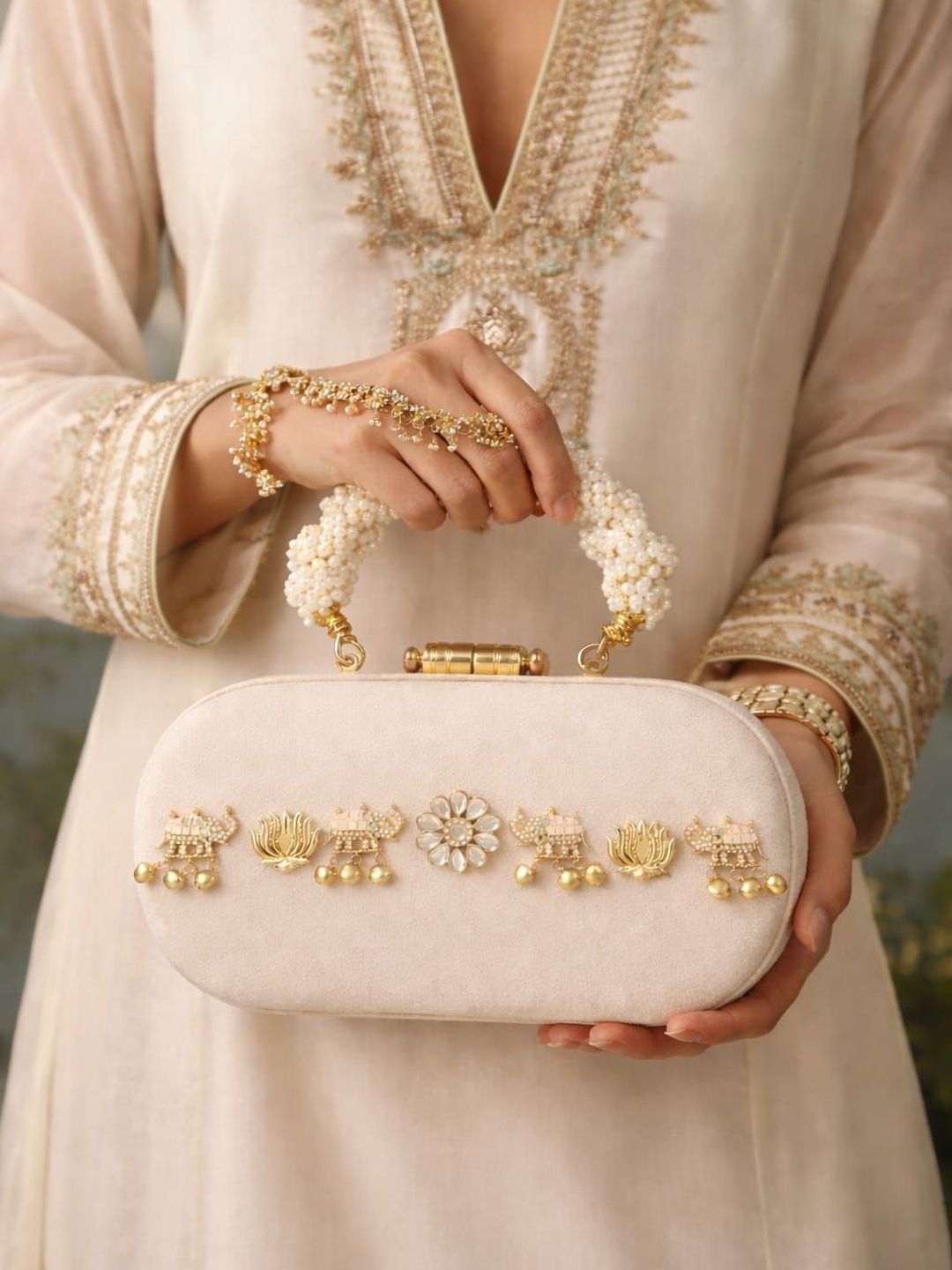BOXWISH BY BHUMIKA Embellished Envelope Clutch-picture-29