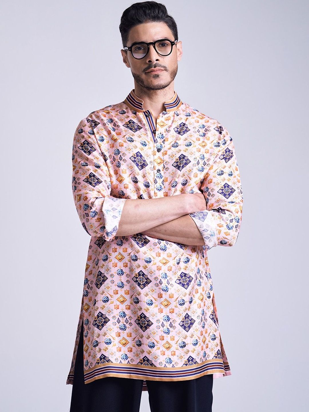 S&N by Shantnu Nikhil Men Geometric Printed Thread Work Silk Kurta-picture-30