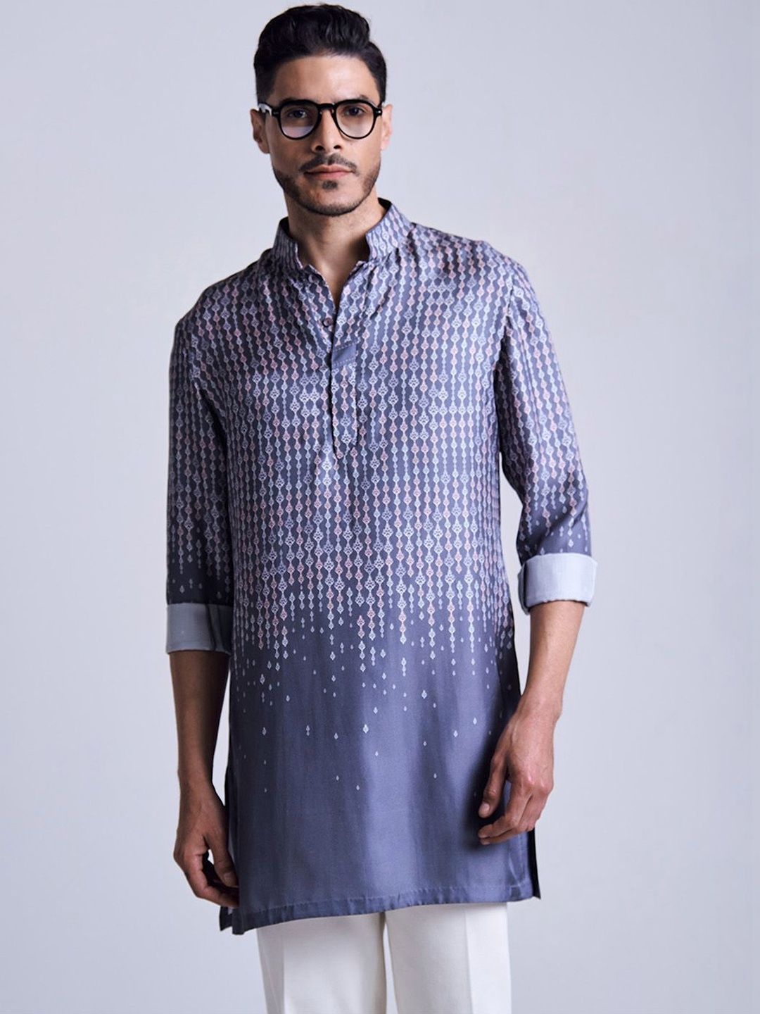 S&N by Shantnu Nikhil Men Checked Thread Work Pathani Silk Kurta-picture-34