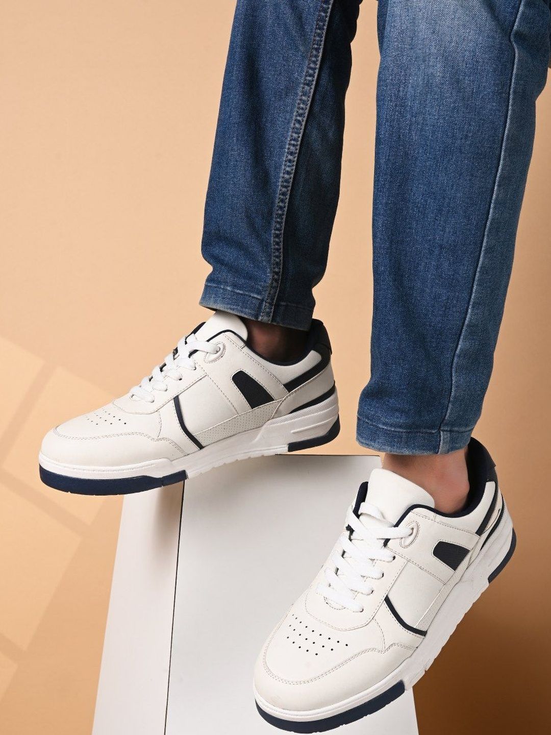 The Roadster Lifestyle Co Men Colourblocked Round Toe Sneakers Casual Shoes-picture-24