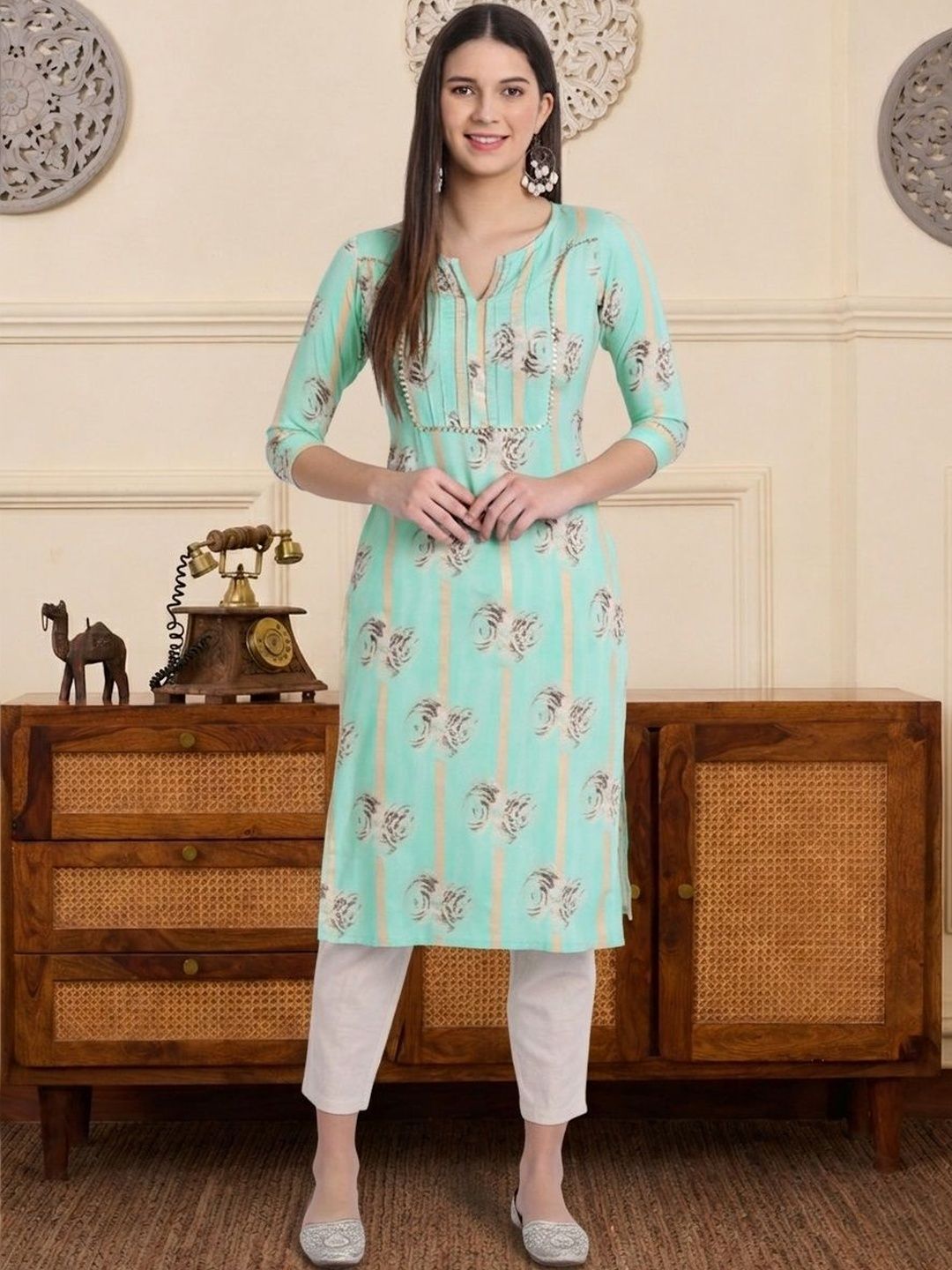 SAHASIKA Women Floral Printed Round Neck Three-Quarter Sleeves Straight Kurta