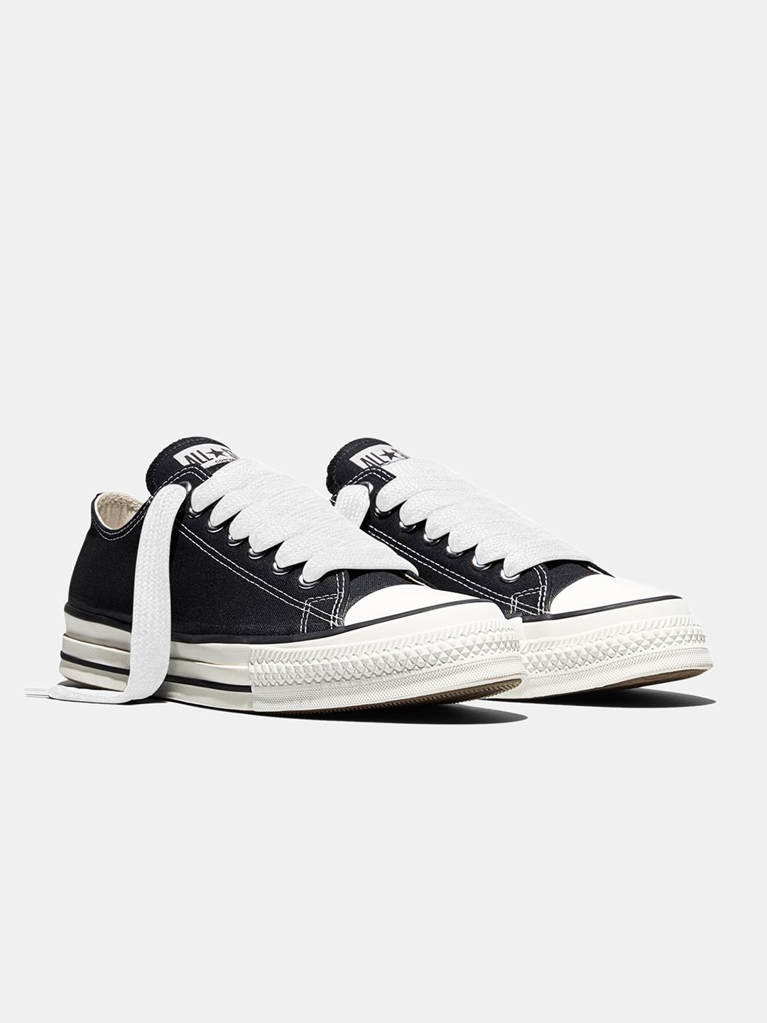 Unisex Chuck Taylor Low-Top Lace-Up Sneakers