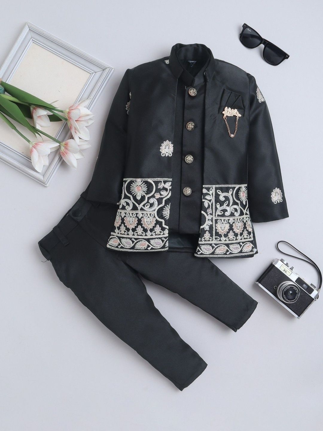 FOURFOLDS Boys Embroidered Mandarin Collar Sherwani-picture-22