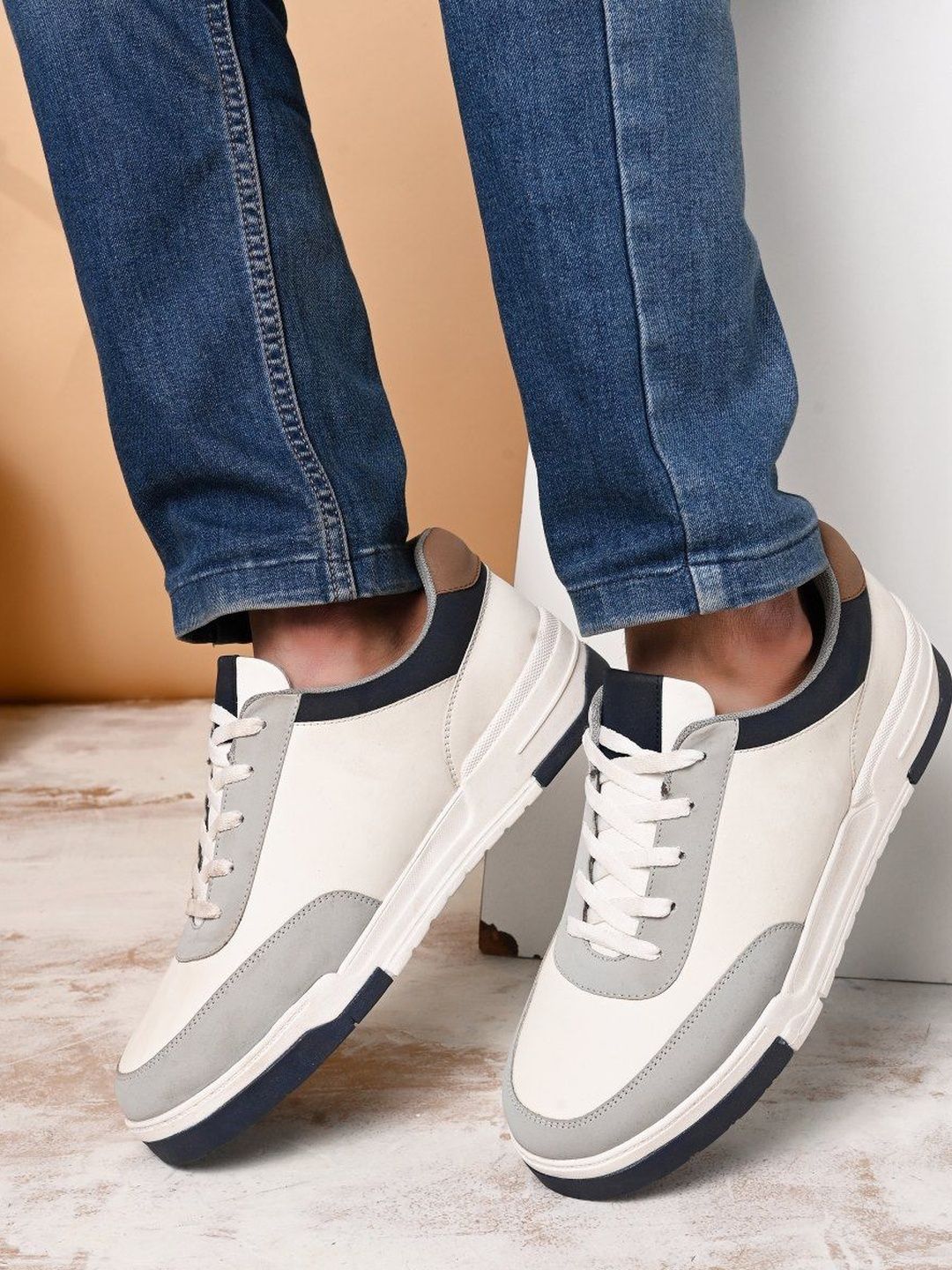 The Roadster Lifestyle Co Men Colourblocked Round Toe Sneakers Casual Shoes-picture-15