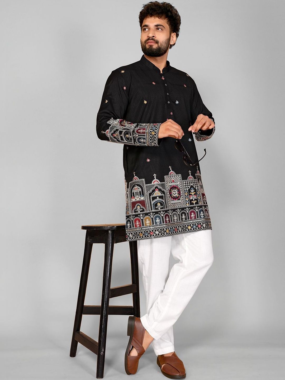 House of Pataudi Embroidered Mandarin Collar Knee Length Straight Kurtas-picture-58
