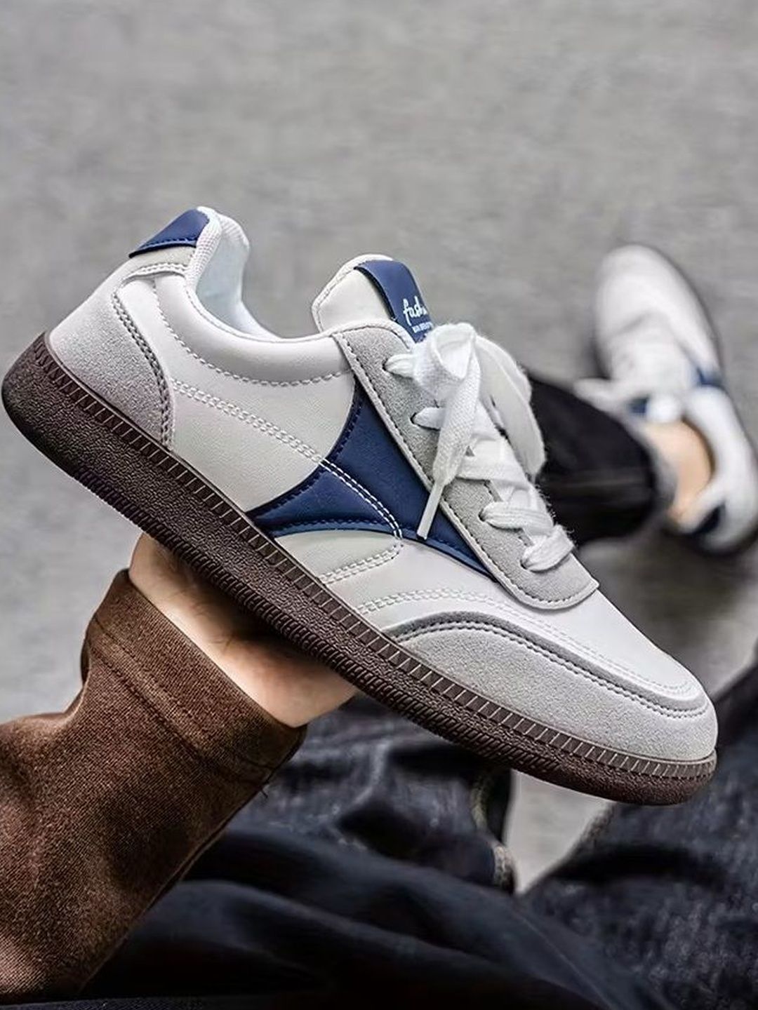 Robbie Jones Men Colourblocked PU Sneakers-picture-21