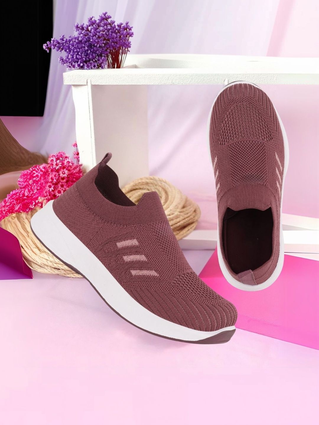 JOOTIYAPA Women Textured Slip-On Sneakers-picture-42