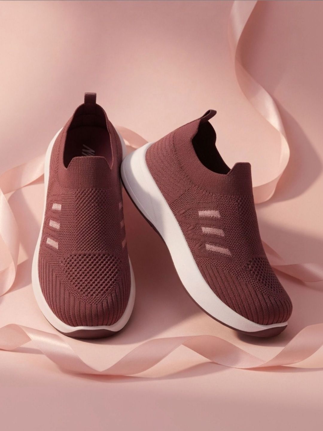 JOOTIYAPA Women Textured Slip-On Sneakers-picture-41