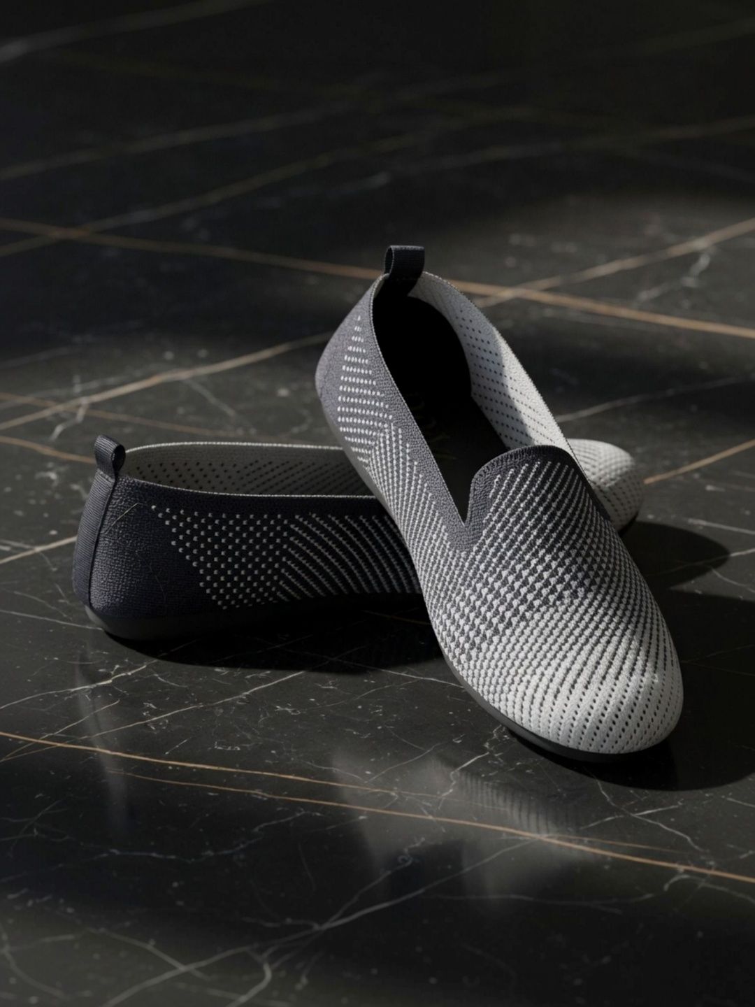 JOOTIYAPA Women Textured Loafers-picture-45