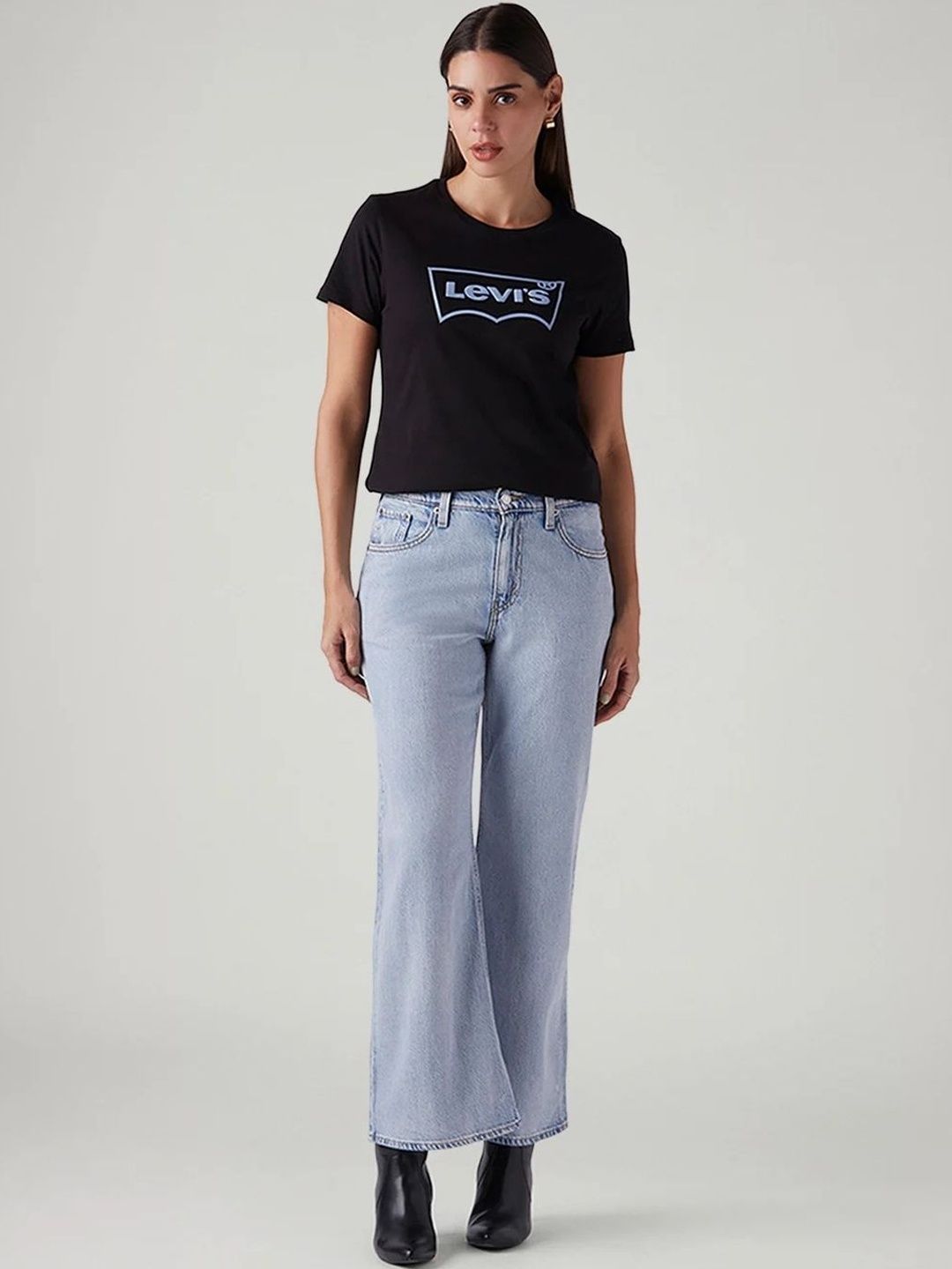 Levis Women Classic Bootcut Mid-Rise Light Fade Jeans-picture-18