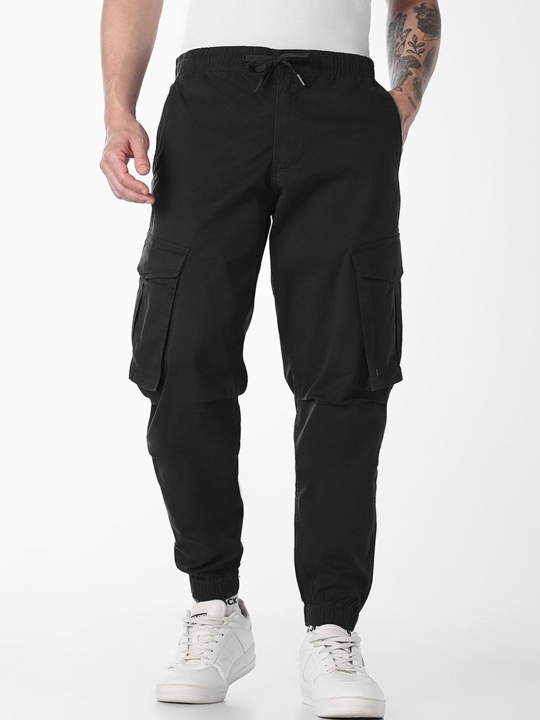Jack & Jones Men Slim Fit Low-Rise Cargos Trousers-image-45