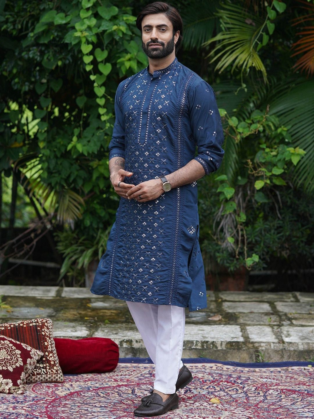 House of Pataudi Embroidered Mandarin Collar Knee Length Straight Kurtas-picture-34