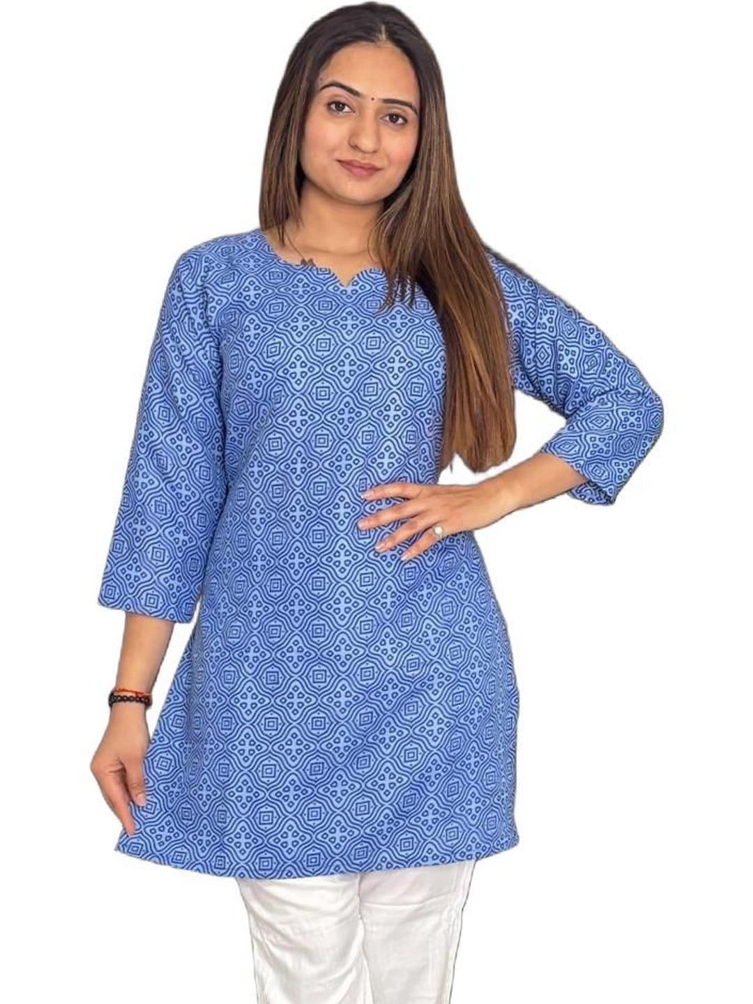Anouk Geometric Printed V-Neck Kurti-picture-24