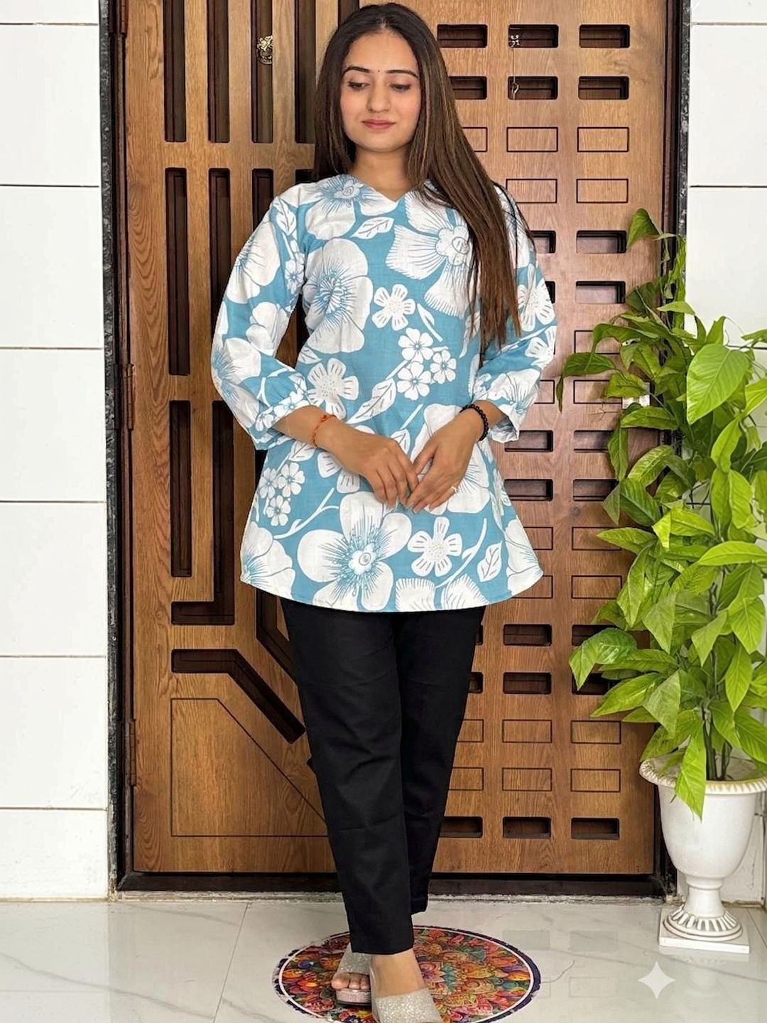Anouk Floral Printed V-Neck Kurti-picture-25