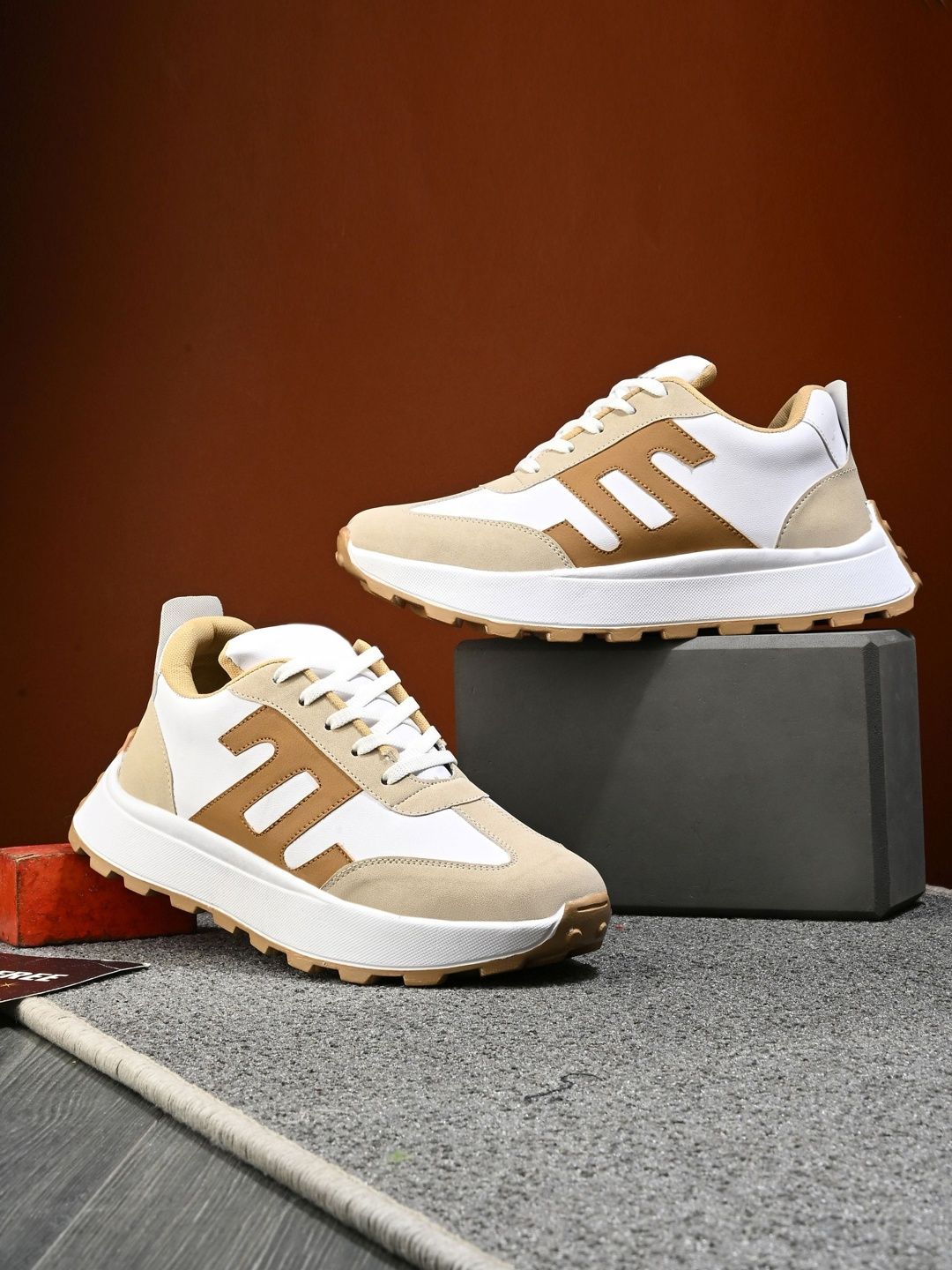 AMICO Men Colourblocked Sneakers-picture-26