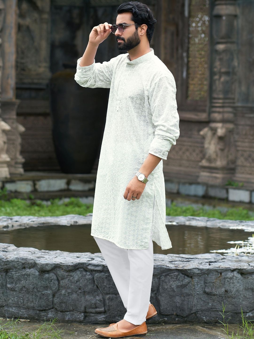 House of Pataudi Men Embroidered Chikankari Kurta-picture-31