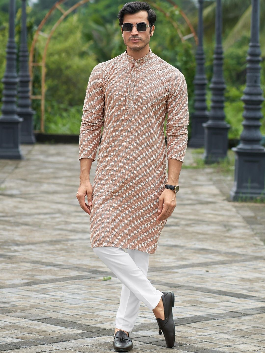 House of Pataudi Embroidered Mandarin Collar Knee Length Straight Kurtas-picture-41