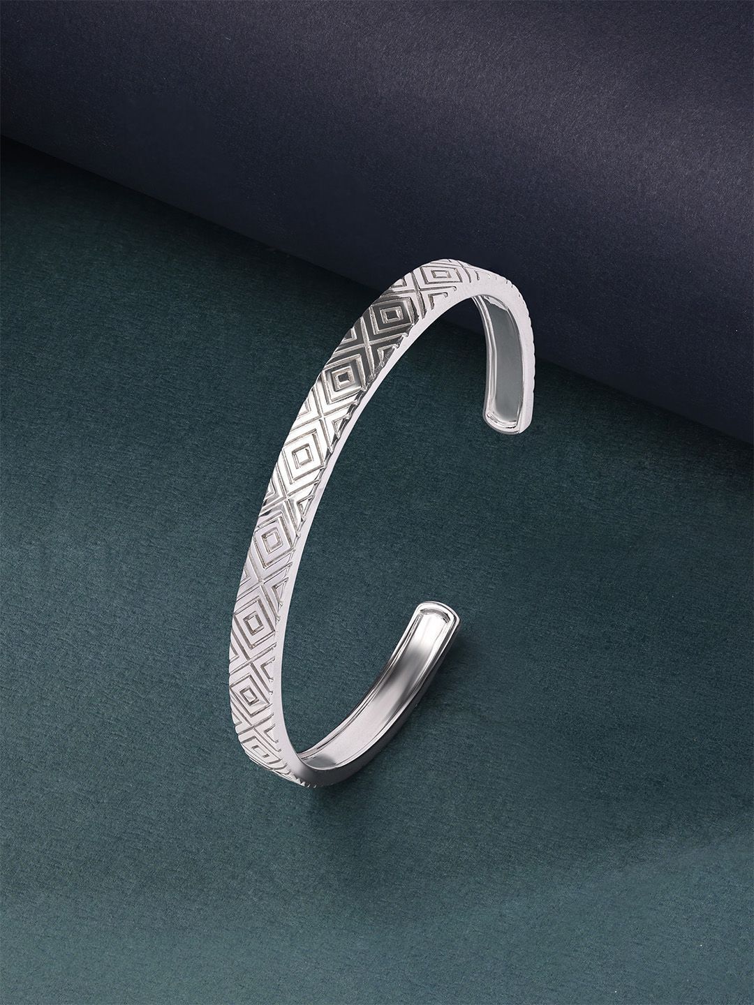Mia by Tanishq Men 93 KT Silver-Plated Linked Edge Cuff Bracelet-image-18
