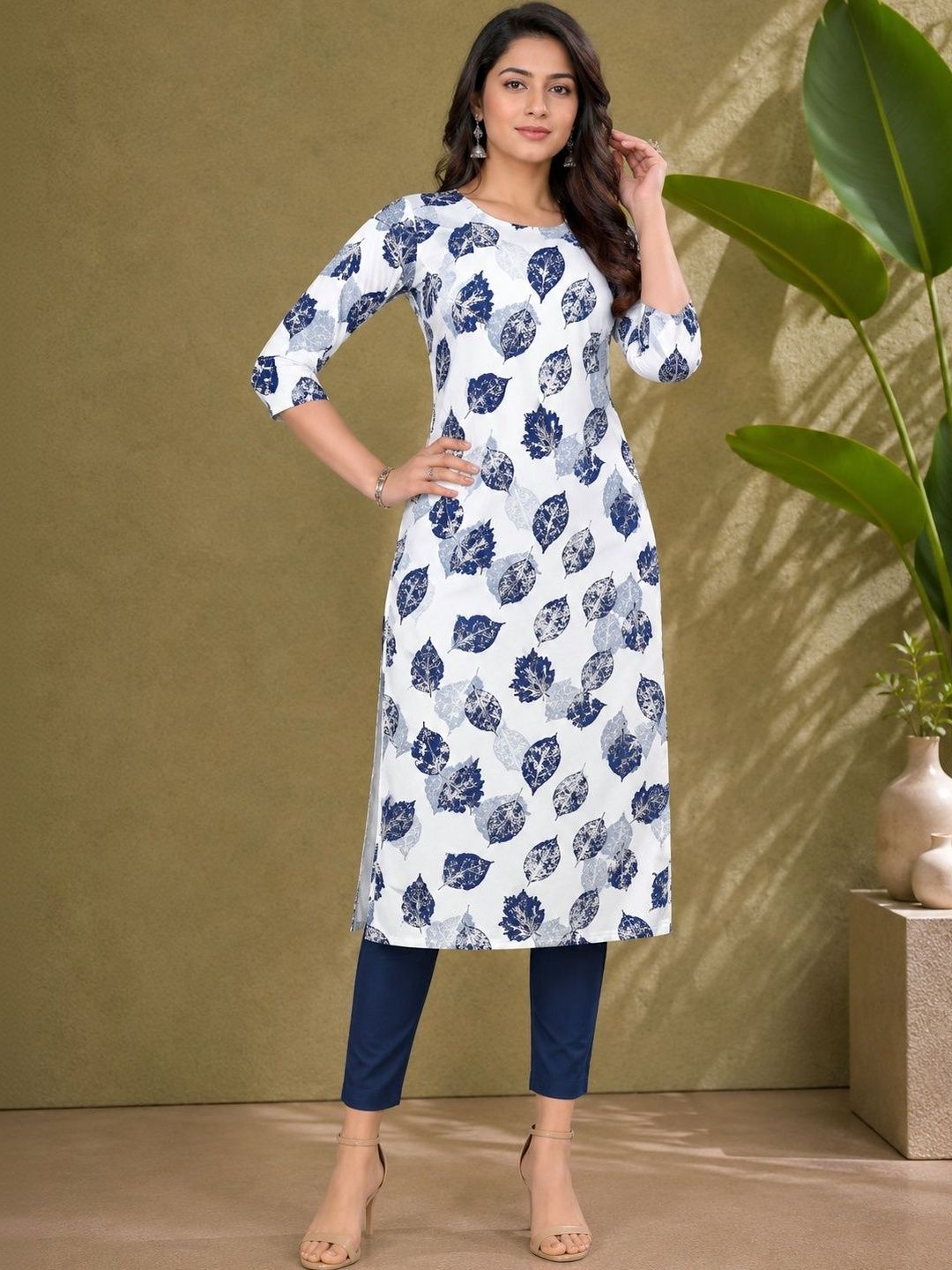 JANKHANA Women Floral Printed Indie Prints Crepe Kurta-picture-36