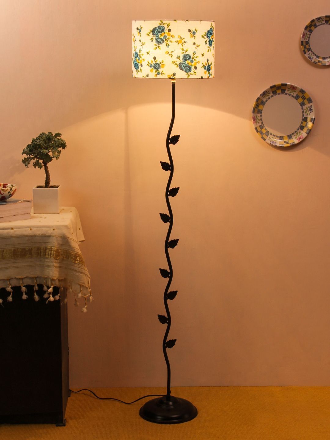 Aura White & Blue Printed Iron Cylinder Floor Lamp-image-41