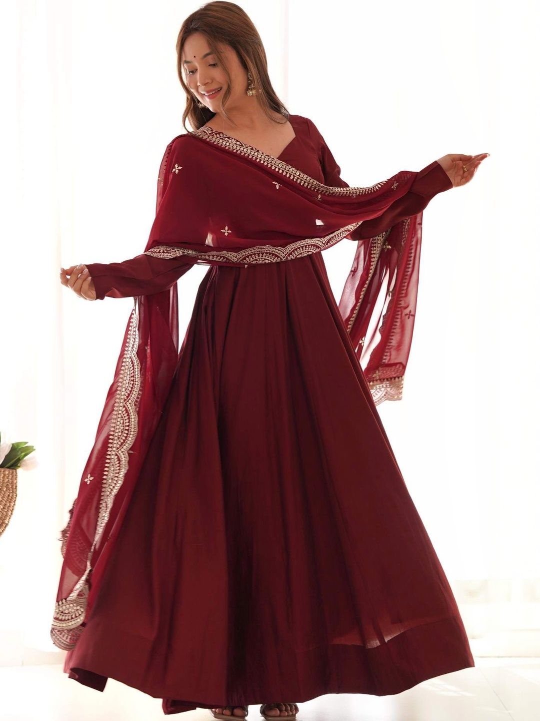 SAJAVAT ETHENIC WEAR Women Empire Thread Work Chanderi Silk Kurta with Palazzos & With Dupatta