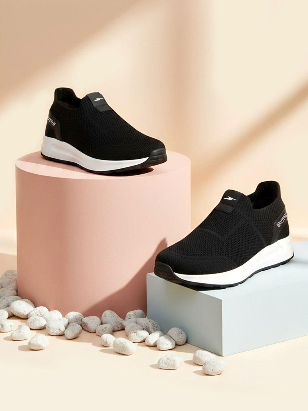 Bruton Men Textured Sneakers-picture-10