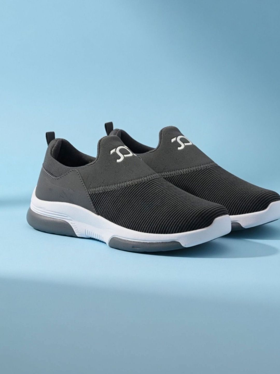 JOOTIYAPA Men Textured Sneakers-picture-33