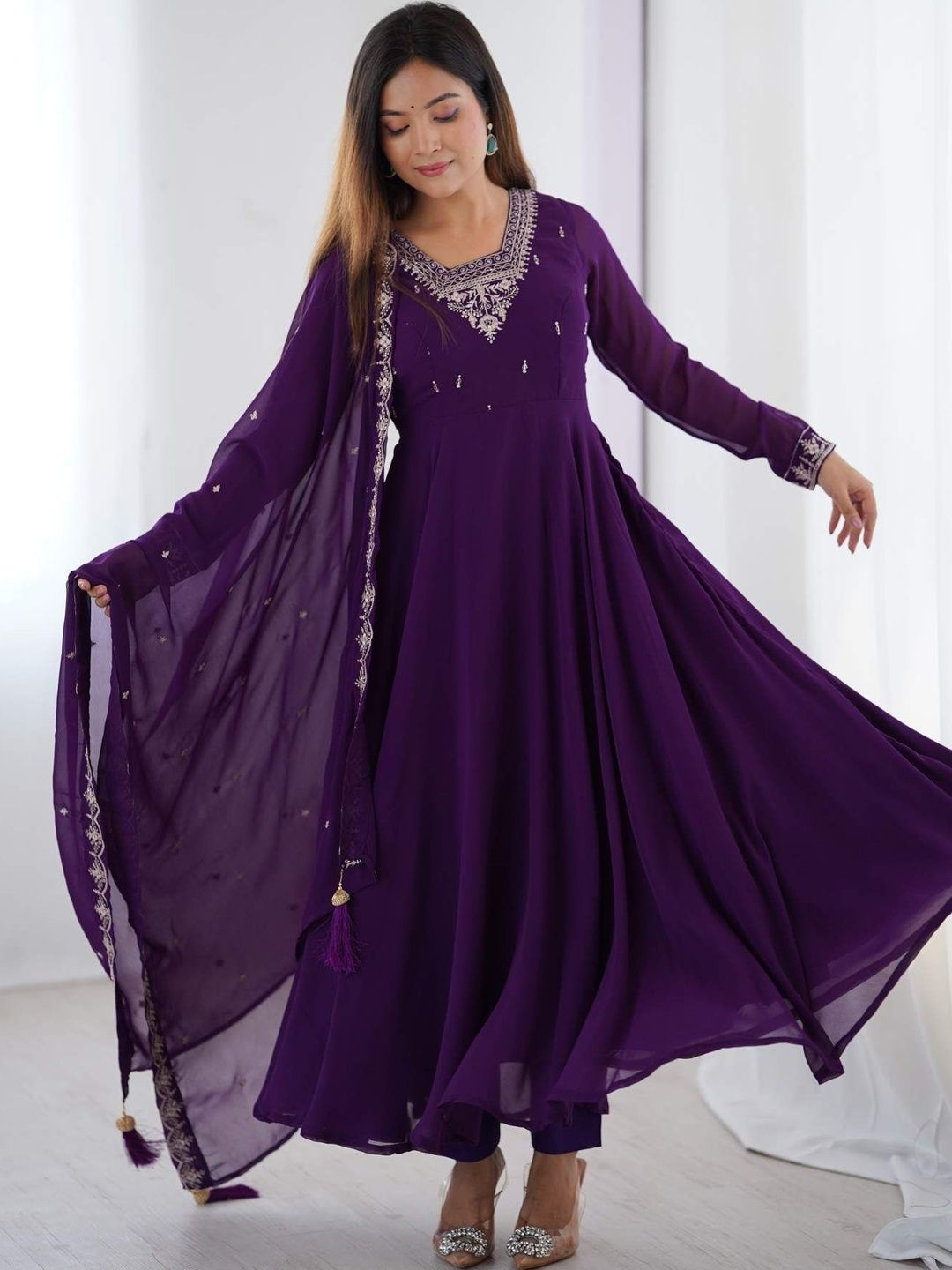 JOOZO WEAR Women Ethnic Motifs Embroidered Regular Thread Work Kurta with Trousers & With Dupatta