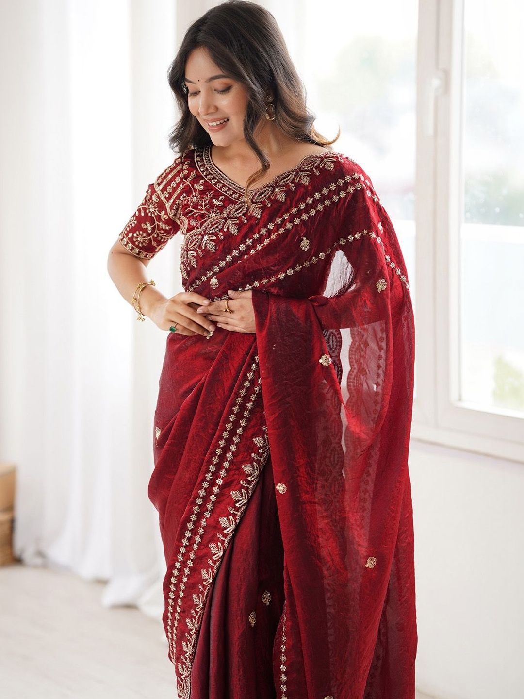 Anouk Maroon Embellished Embroidered Satin Heavy Work Saree Unstiched Blouse-picture-34