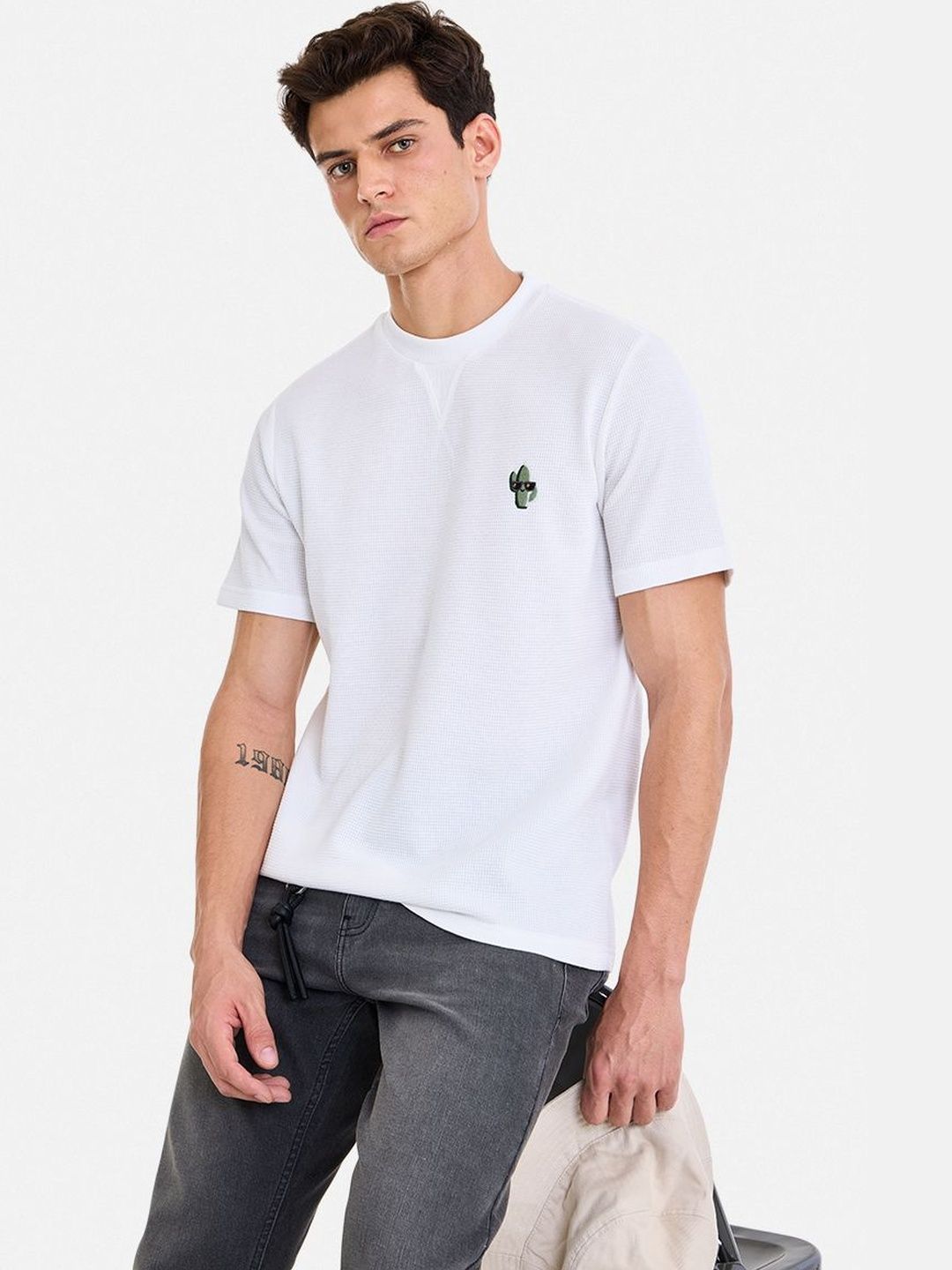 Snitch White Embroidery T-Shirt-image-5
