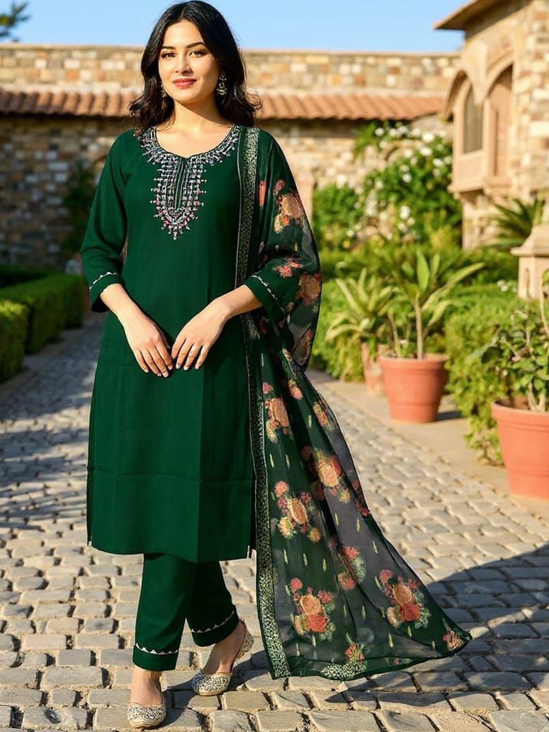 Moda Rapido Women Floral Embroidered Regular Thread Work Pure Cotton Kurta with Trousers & With Dupatta-picture-39