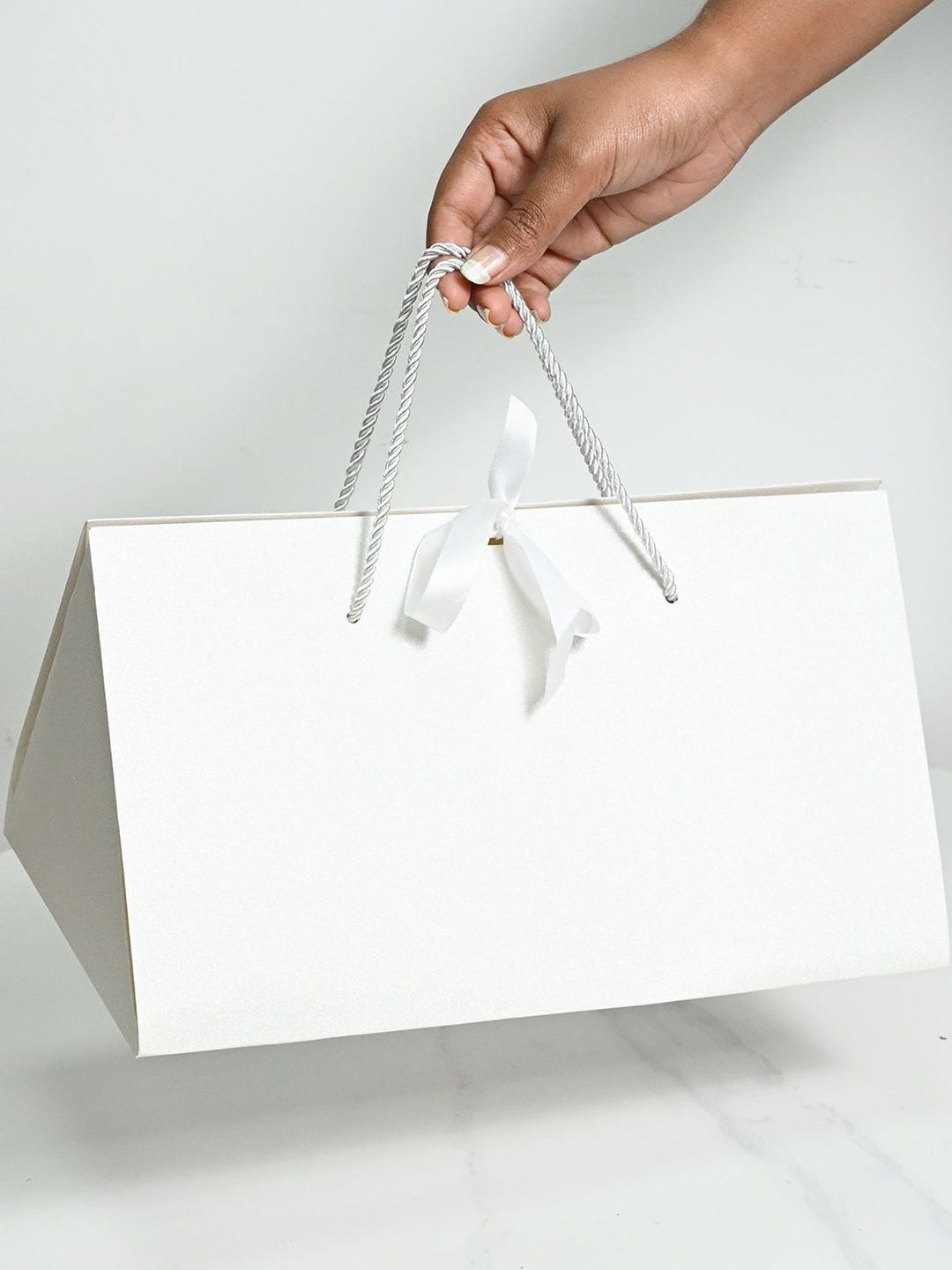 Art Street Textured Handheld Bag with Bow Detail-picture-40