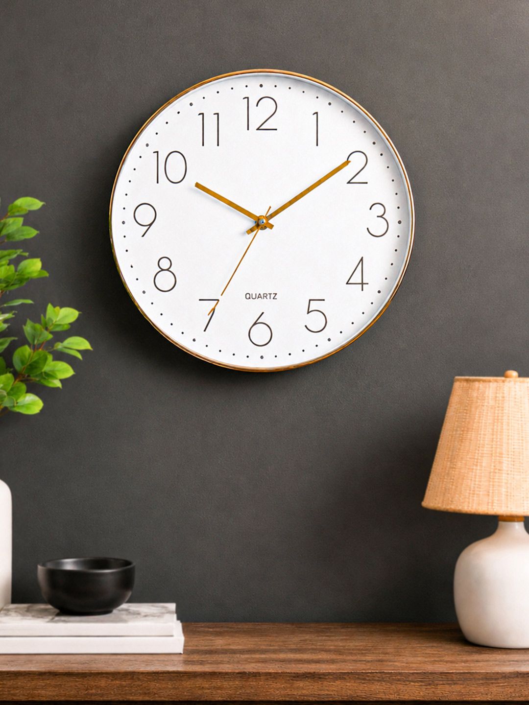 MARKET99 White & Gold-Toned Chic Modern Minimalist Plastic Wall Clock-picture-41