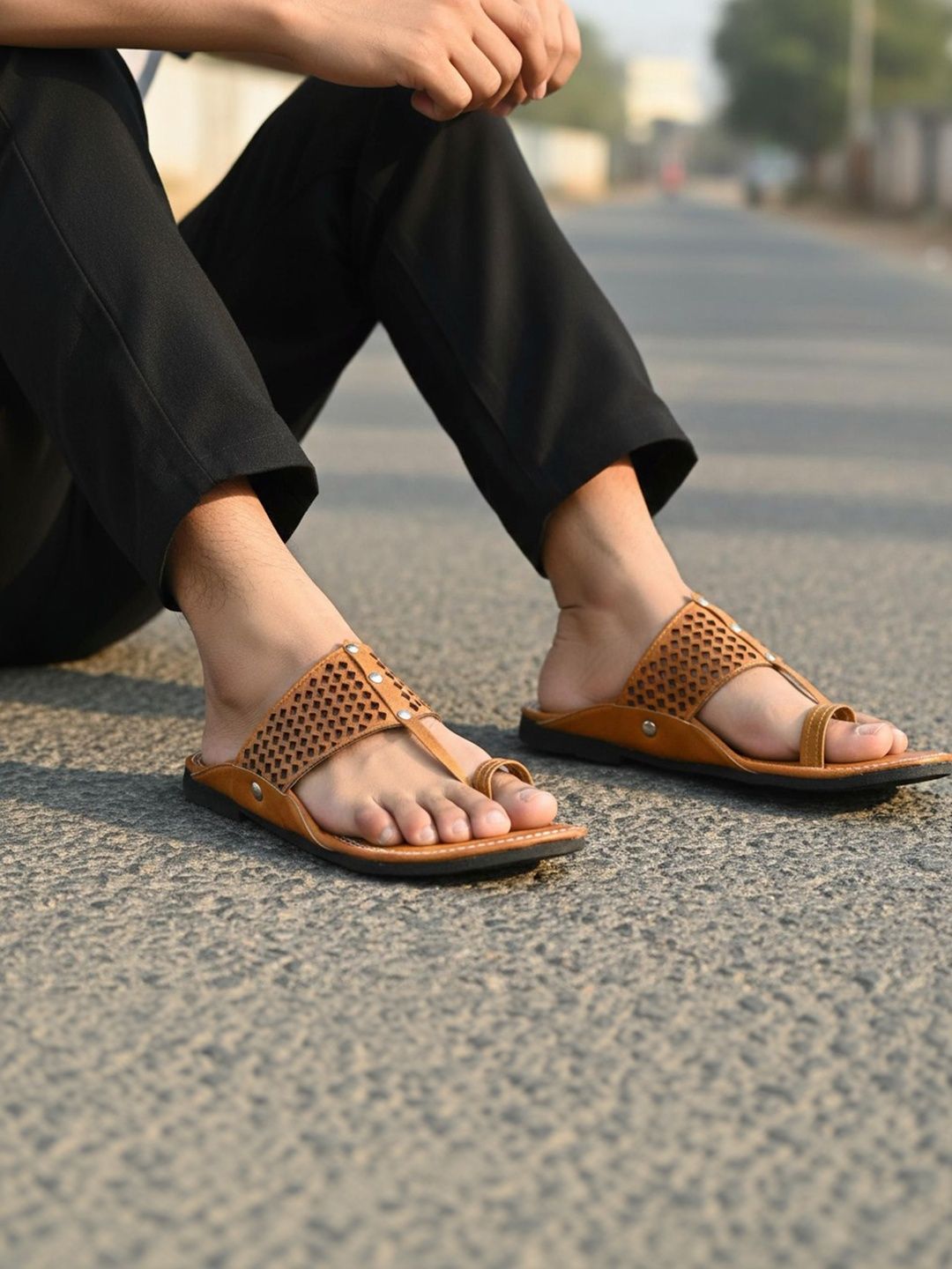 Anouk Men Textured One Toe Flats-picture-14
