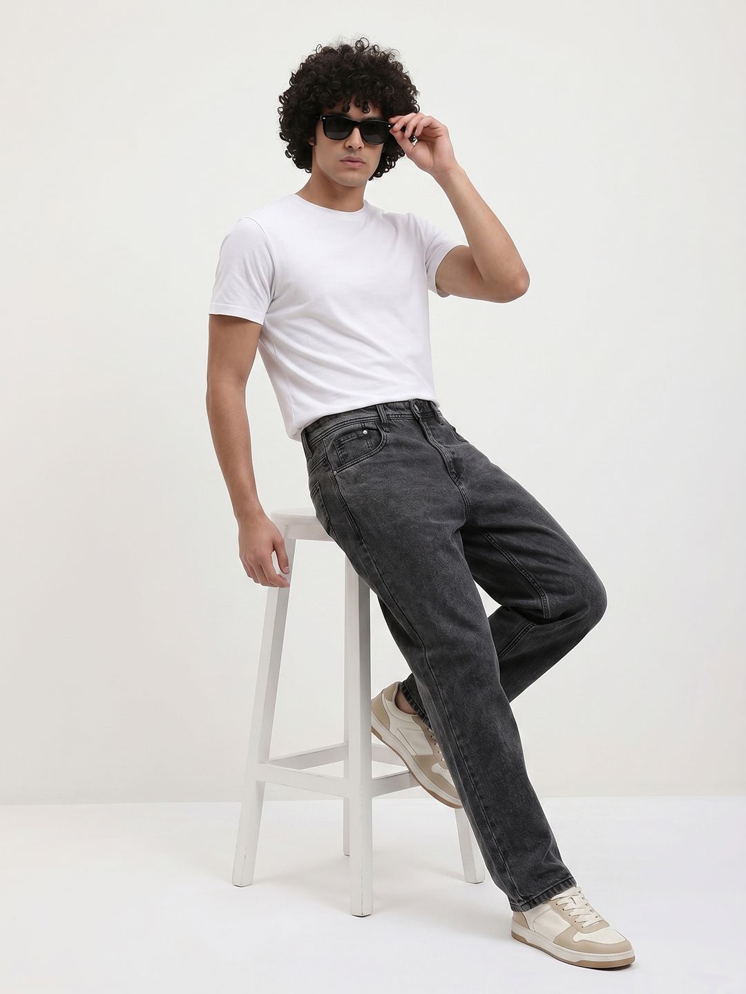 The Roadster Life Co. Men Relaxed Fit Light Fade Stretchable Jeans-picture-52