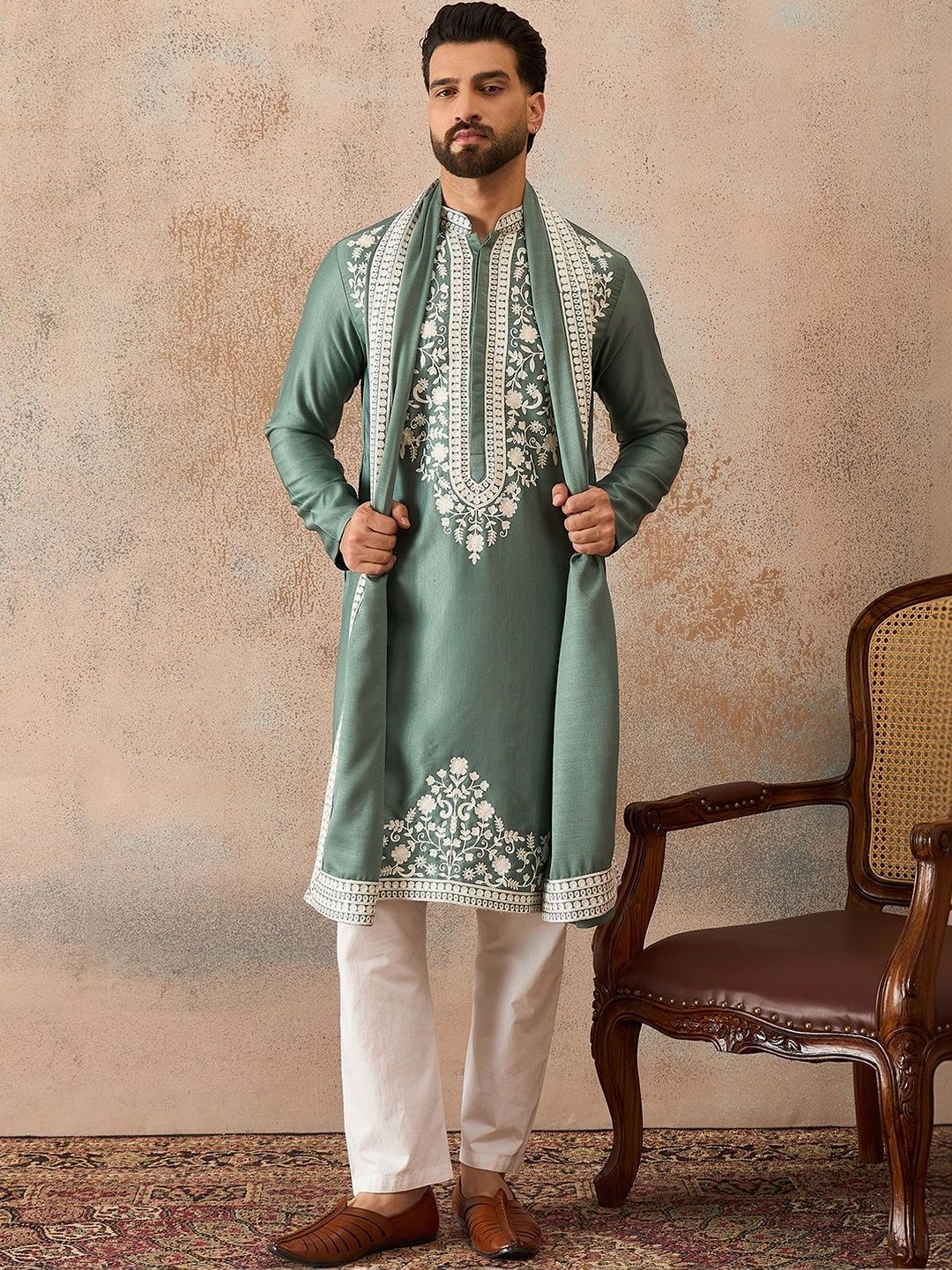 House of Pataudi Men Green Ethnic Motifs Embroidered Thread Work Kurta With Dupatta-picture-34