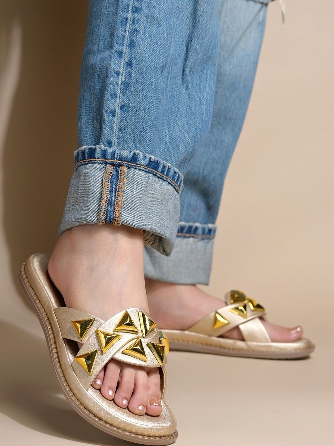 Shoetopia Women Embellished Open Toe Flats-picture-36