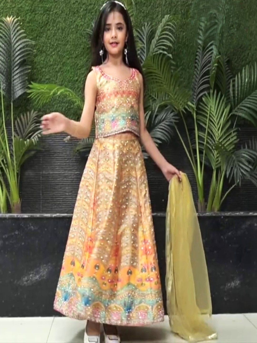 KL9KIDS Girls Embellished Sequinned Tie and Dye Ready to Wear Lehenga & Blouse With Dupatta-image-44